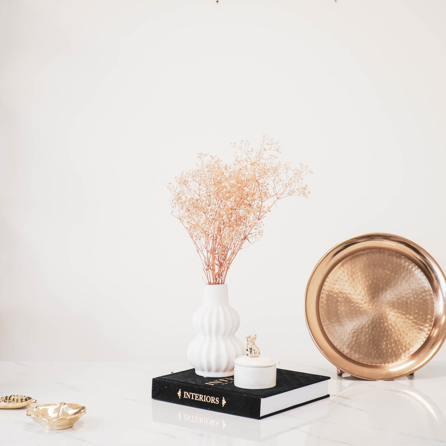 HV Organic Shape Vase - White-13x13x20