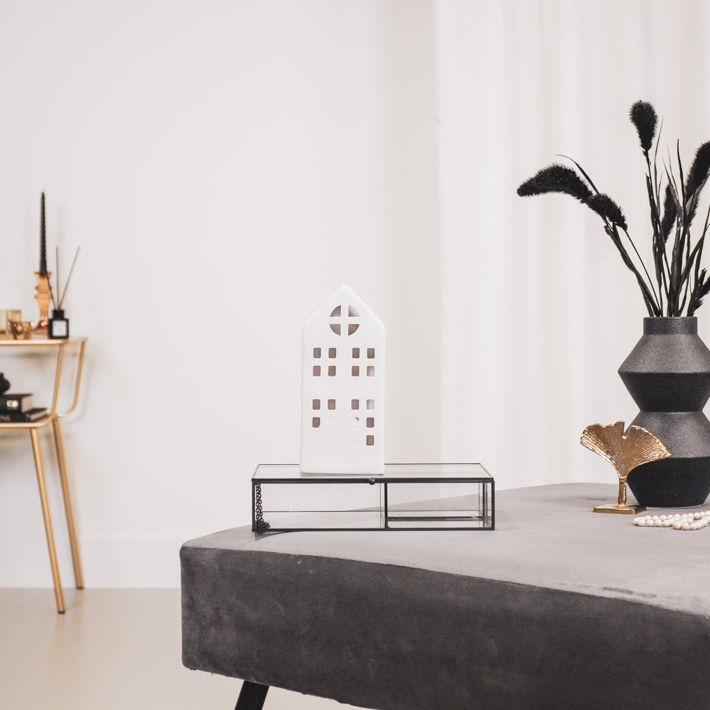 HV House Tealight Holder- White - 8,5x6,5x19,5cm