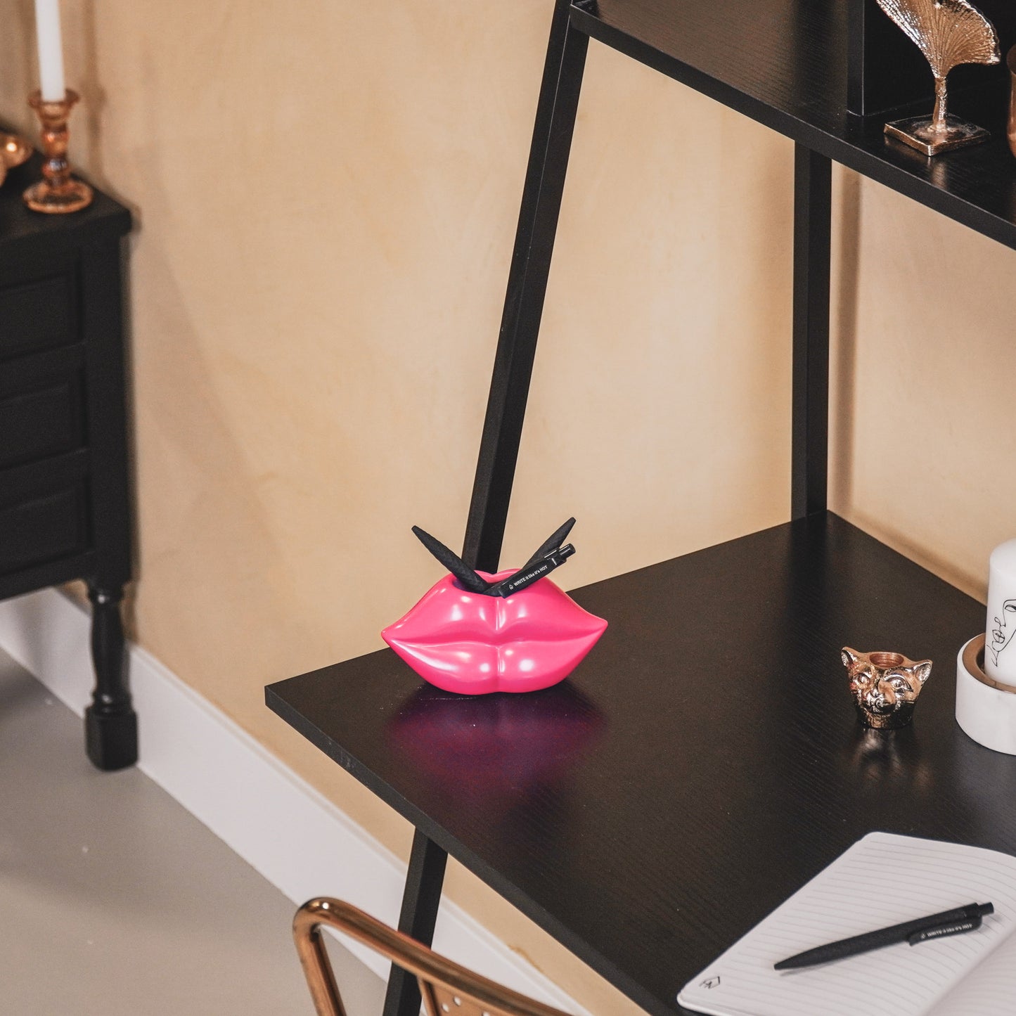 Pot - Lip - Ceramic - Neon Pink - 15,5x6,5x7,5cm