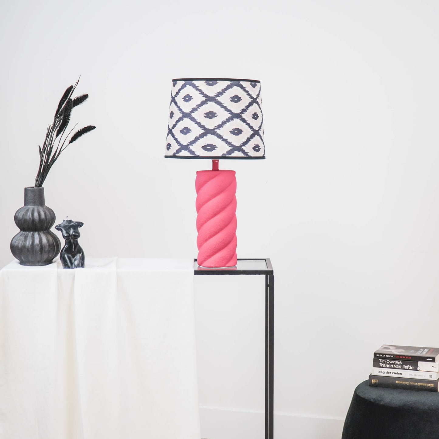 Table Lamp - Ceramics - Neon Pink - E27- 12x12x28cm