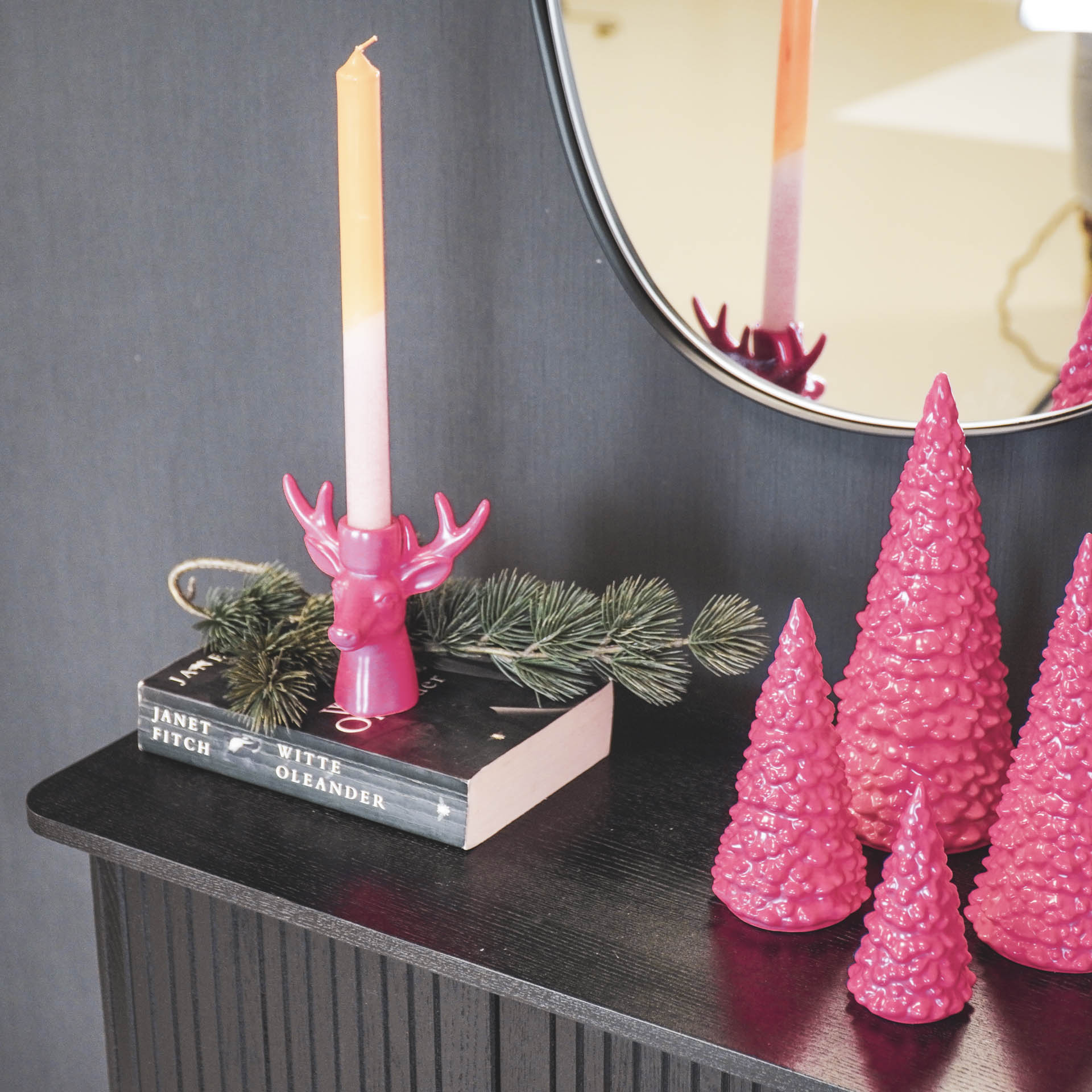 Candle holder - Reindeer - Ceramics - Neon Pink - 11x6x11cm