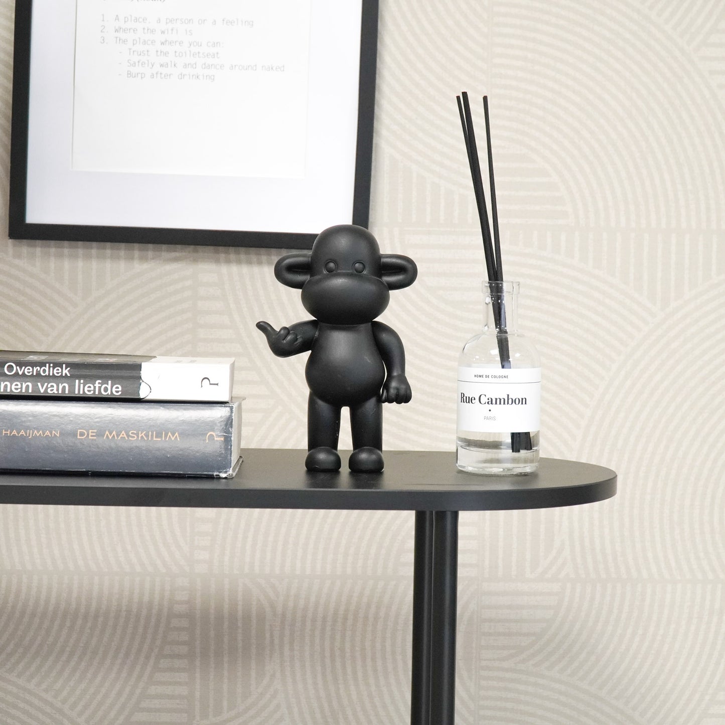 Ornament - Hang Loose Monkey Figurine 'The Legend' - Black - 11x7x19cm