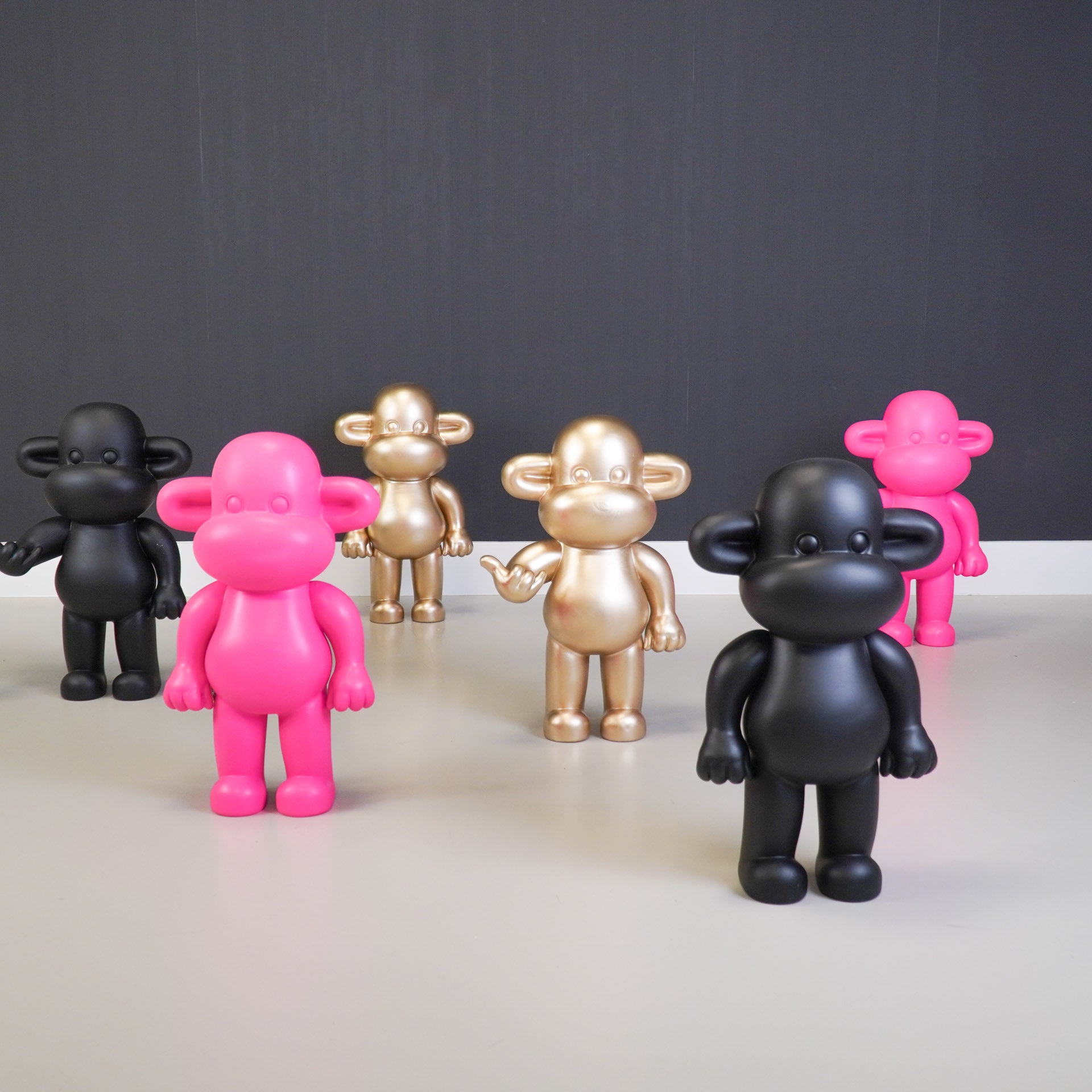 Ornament - Monkey Figurine 'The Legend'- Polyresin - Black - 33x21x50cm