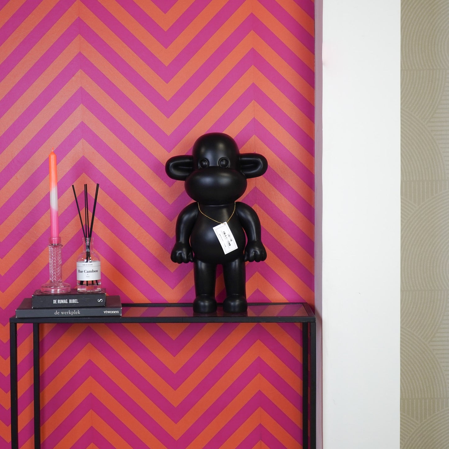 Ornament - Monkey Figurine 'The Legend'- Polyresin - Black - 33x21x50cm