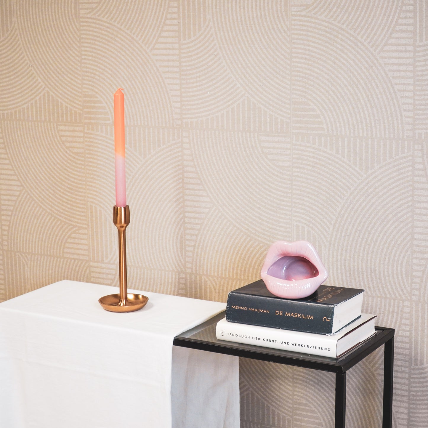 Pot - Ornament - Lip - Ceramics - light pink - 12,5x11x7,5cm
