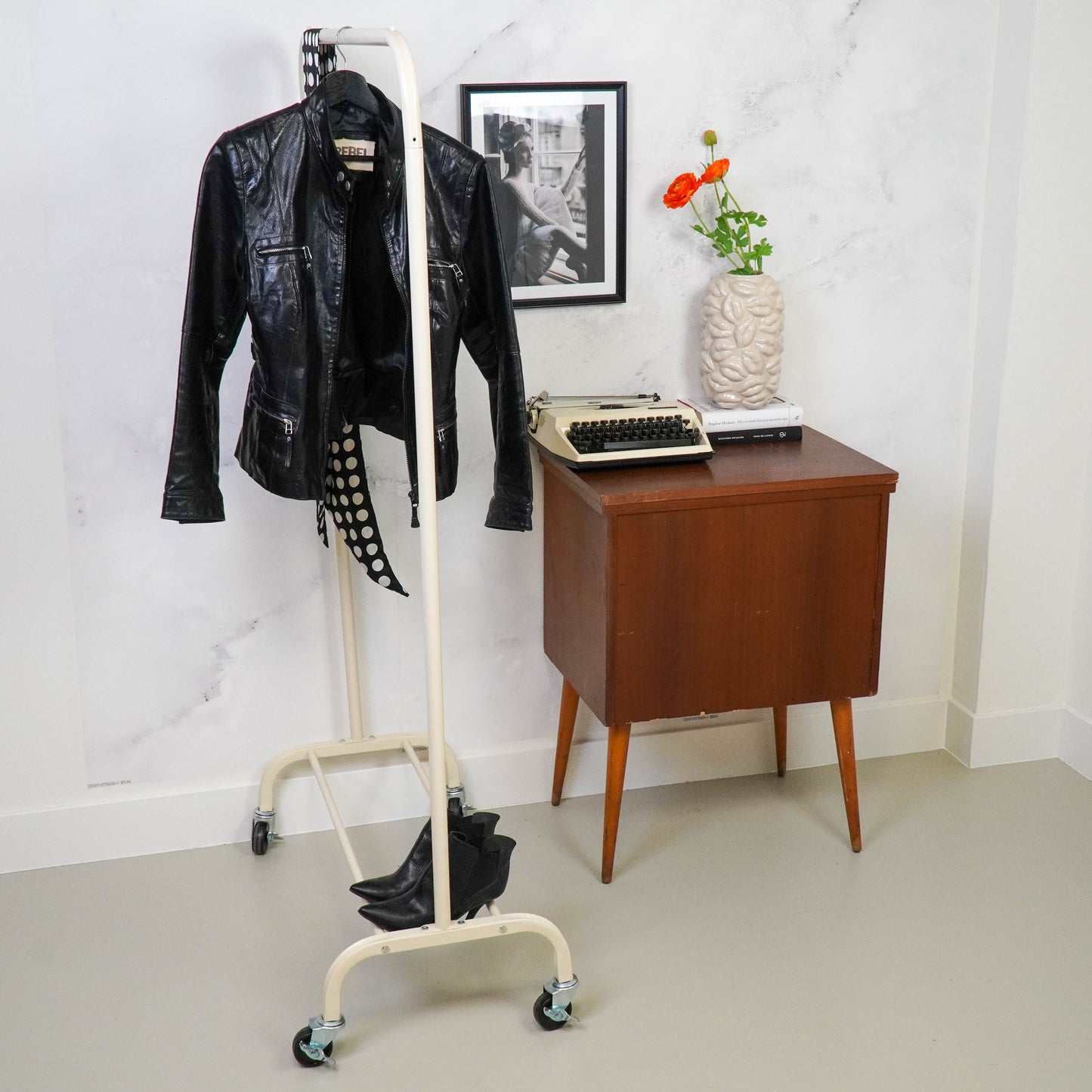 Clothes rack - Wheels - Sand - 80x40x155cm