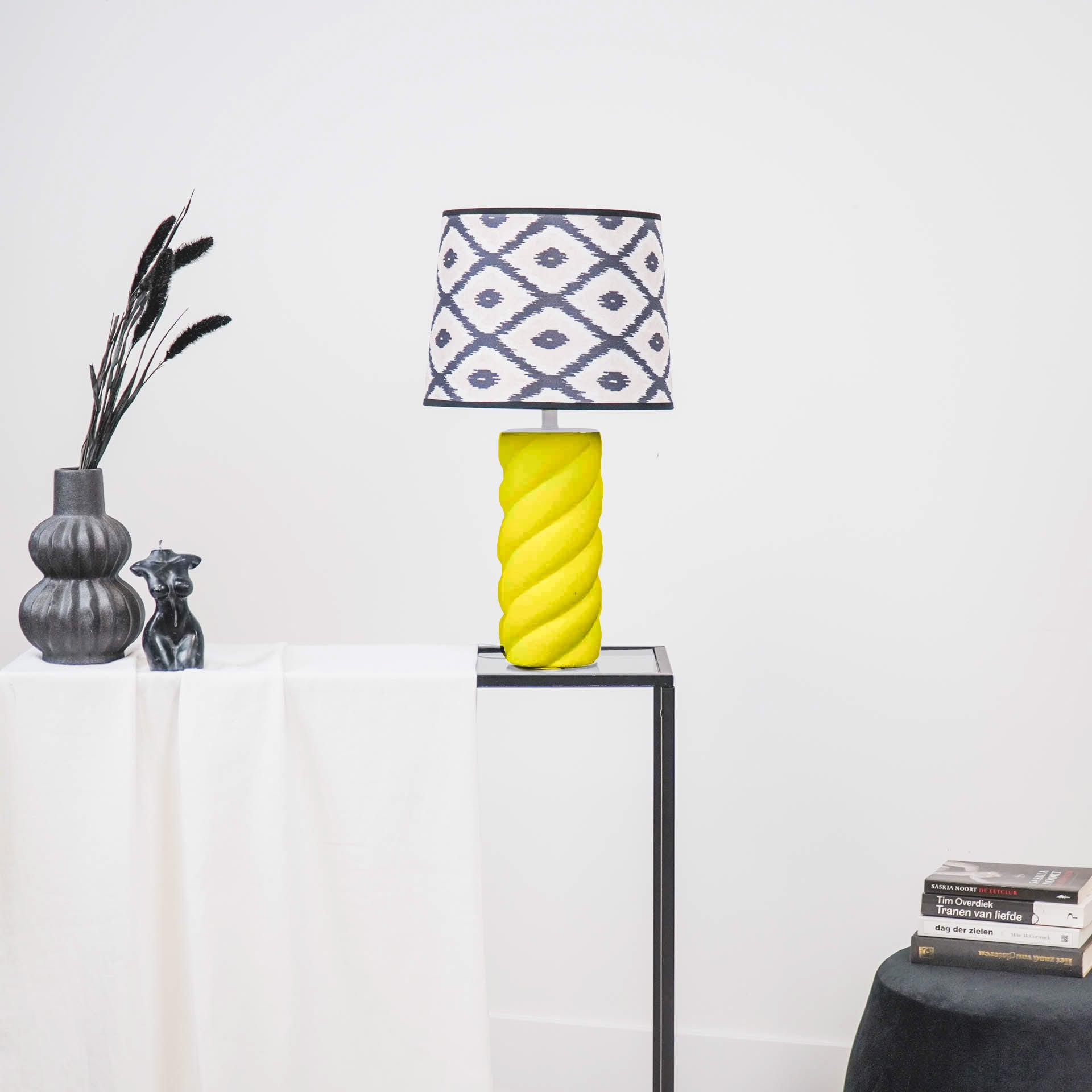 Table Lamp - Ceramics - Neon Yellow - E27- 12x12x28cm