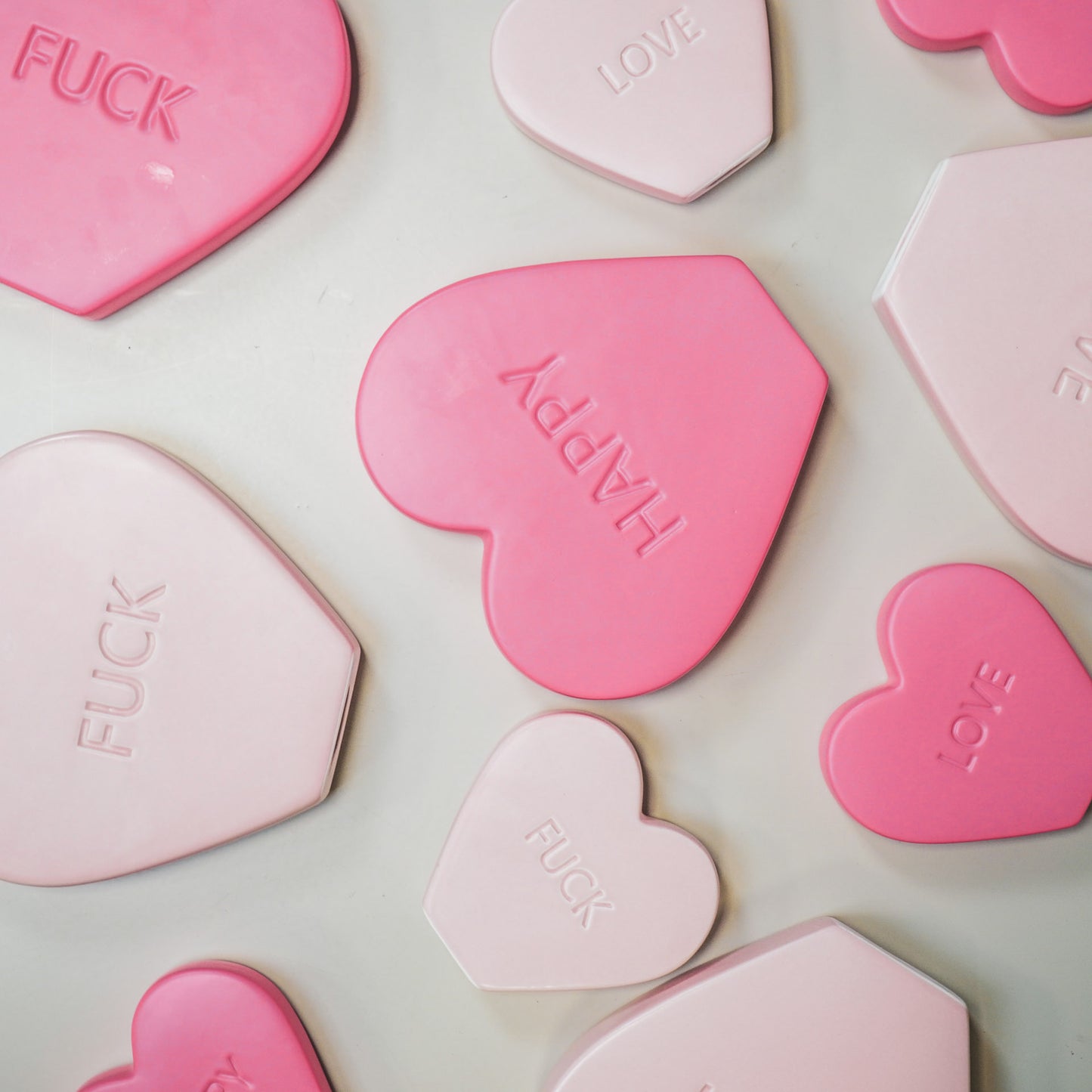 Ornament- Candy Heart 'LOVE'- Neon Pink- 20x4x18,5cm
