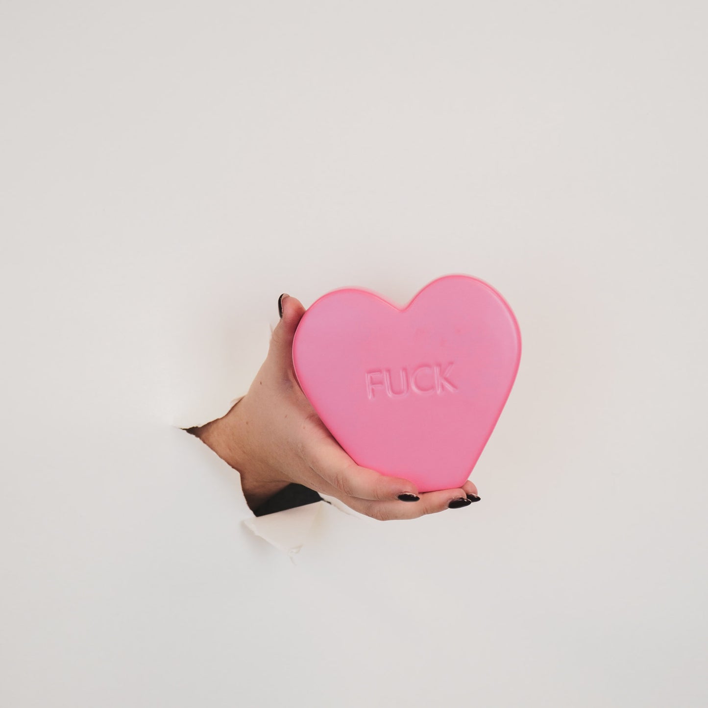 Ornament- Candy Heart 'HAPPY'- Neon Pink- 13x4x11,5cm