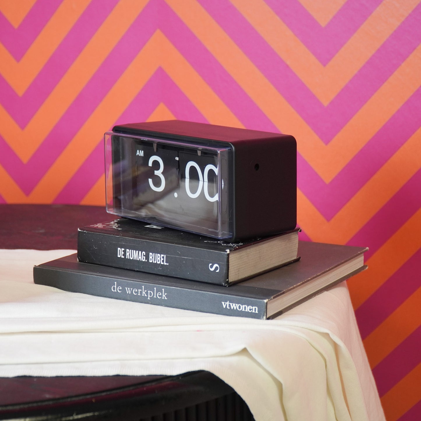 Clock- Cabinet Clock Flip Over- Black- 22x13x11,5cm