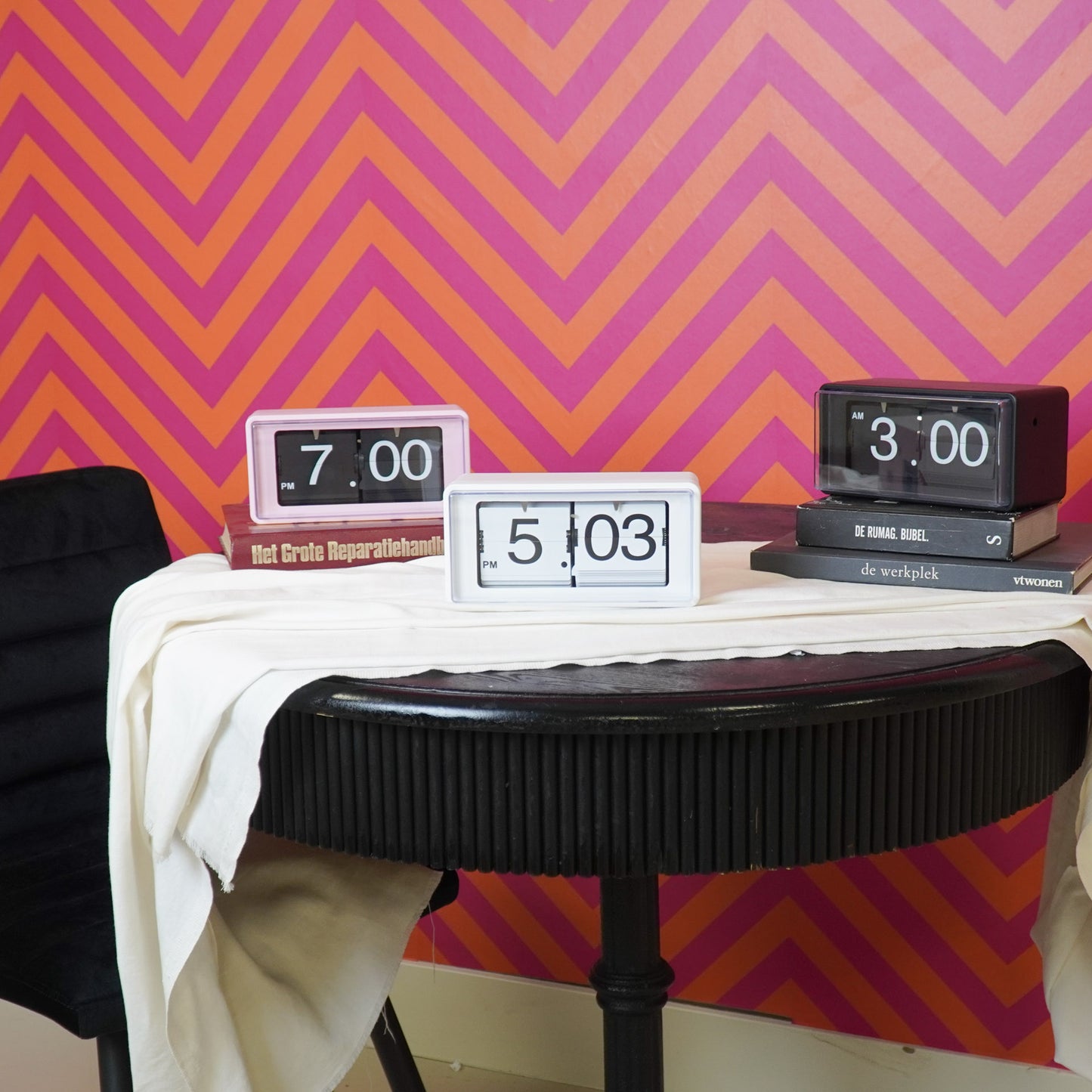 Clock- Cabinet Clock Flip Over- Pink- 22x13x11,5cm