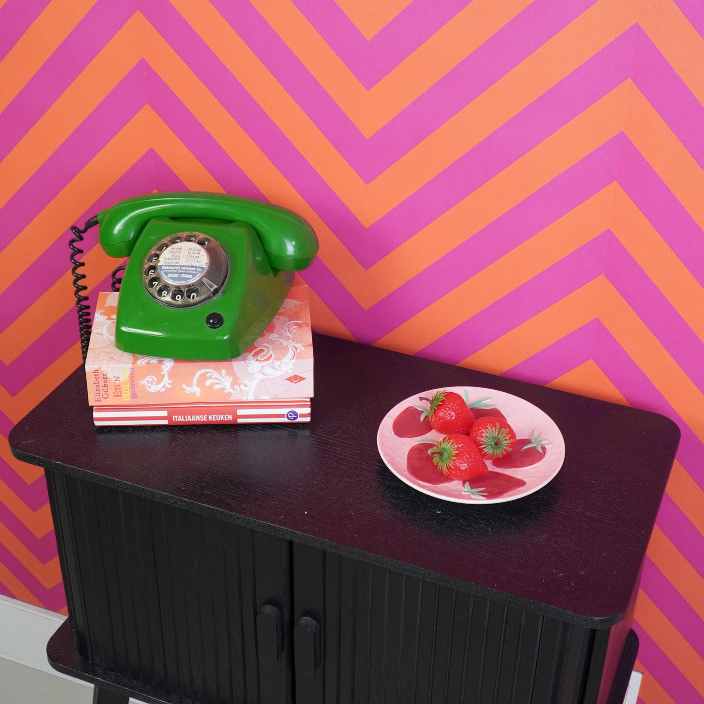 Deco Plate- Strawberries - Pink/ Red- 17,5x17,5x2cm