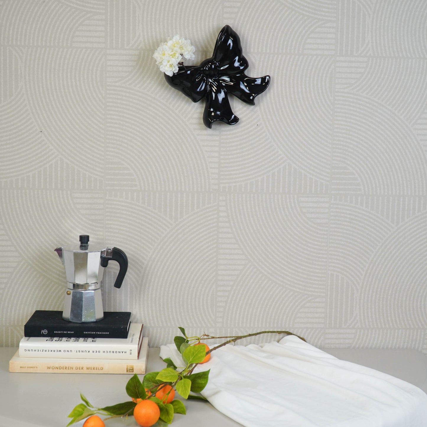 Vase- Wall Vase Bow- Ceramic- Black- 19x18,5x5,5 cm