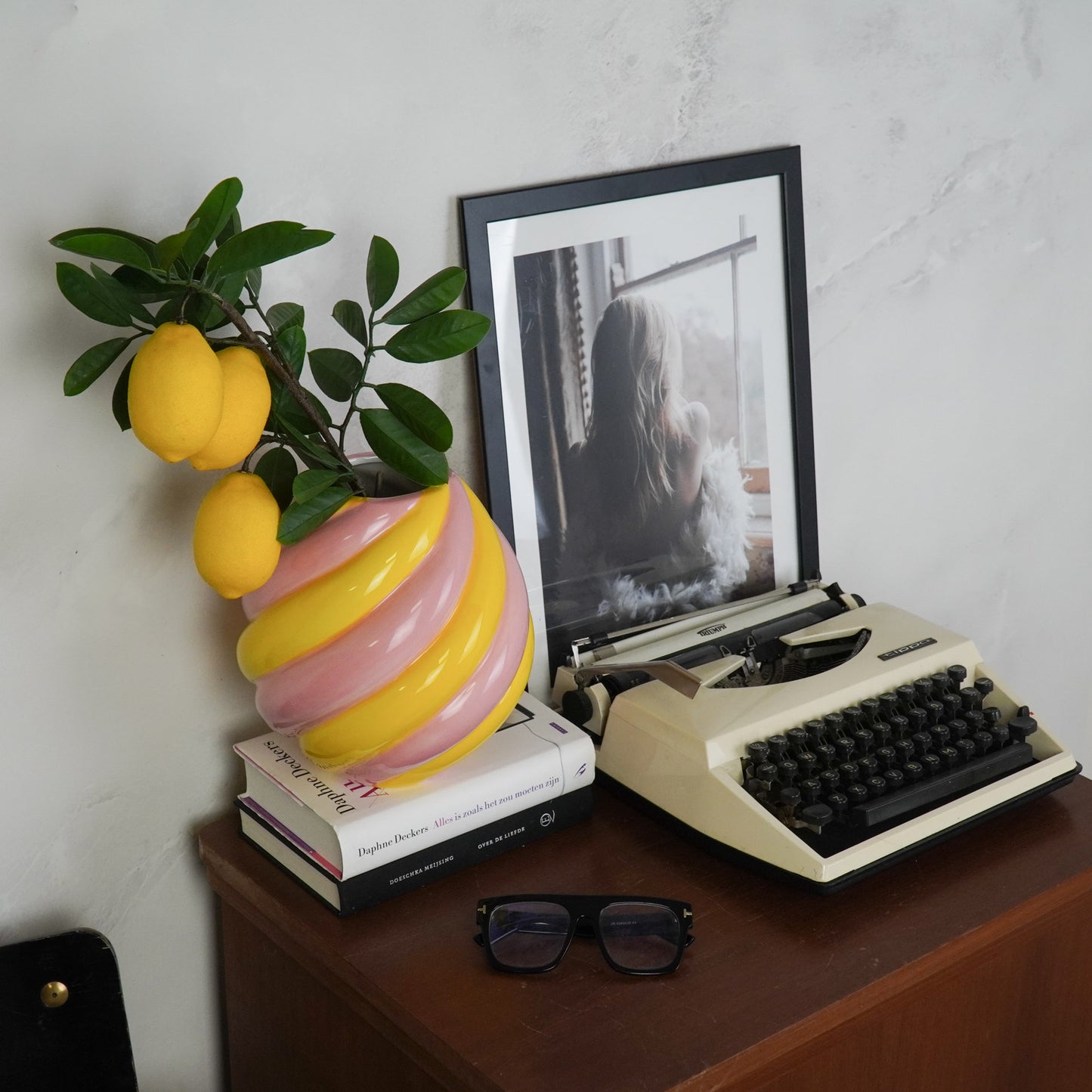 Flower Vase- Swirl Vase-Ceramic- Yellow/ Light Pink- 20x20x21,5 cm