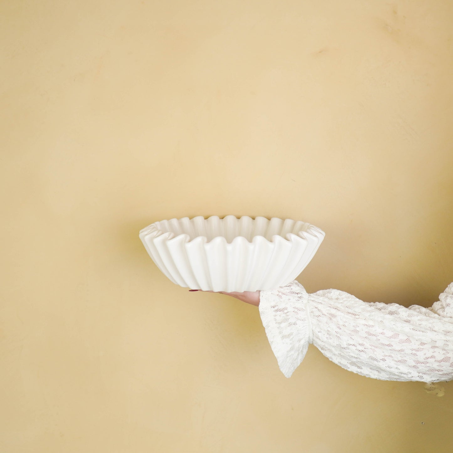 Bowl- Pleated Bowl - Ceramics- White- 29,5x29,5x9cm