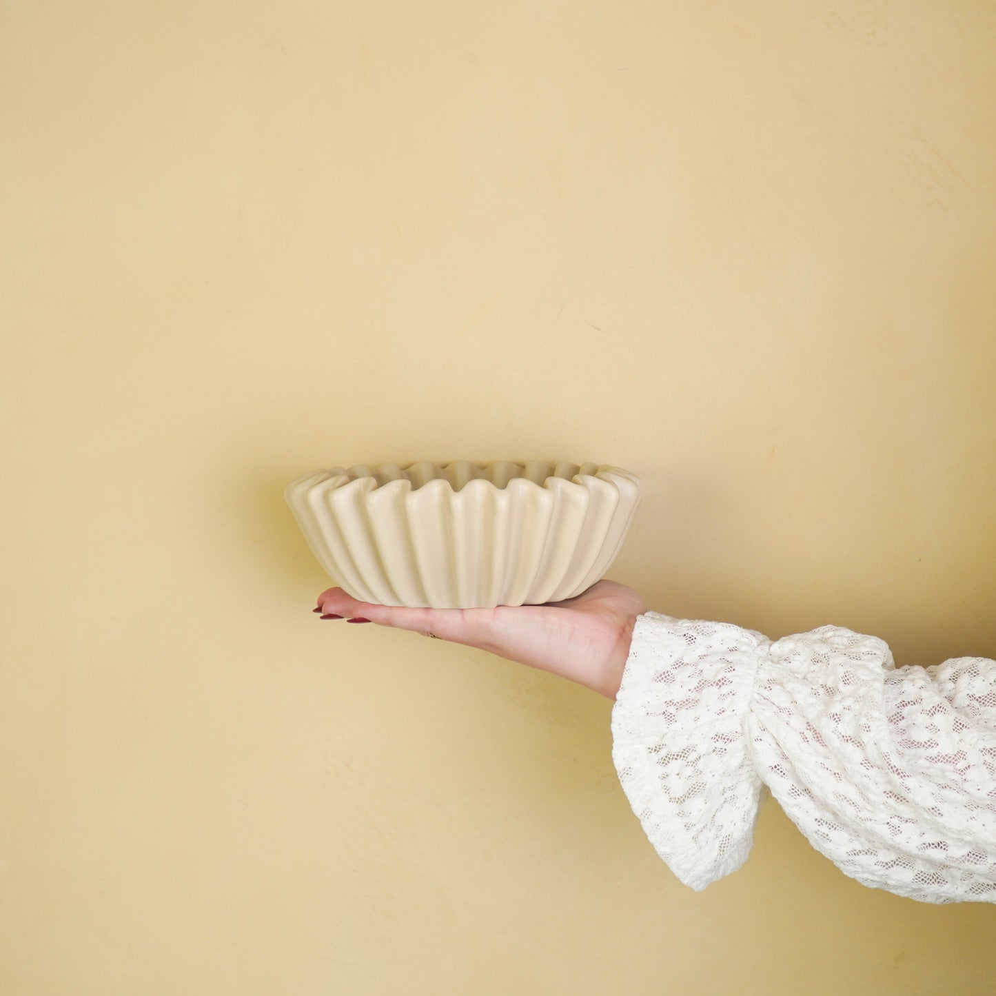 Bowl- Pleated Bowl - Ceramics- Sand- 20x20x7 cm