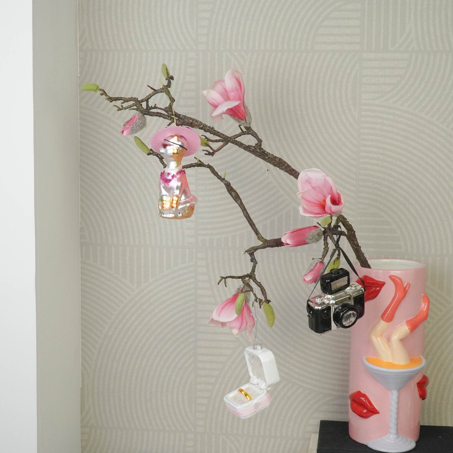 Xmas Hanger - Diva Cat- White/ Pink - Glass - 12x6x5cm