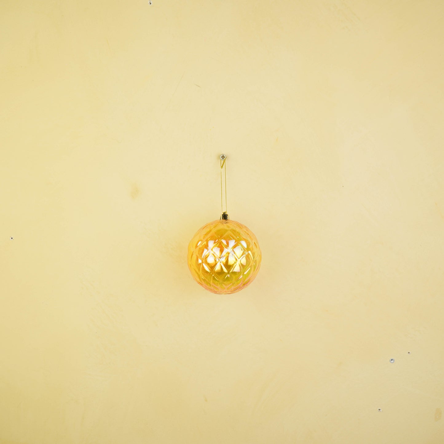 Ornament - Bauble - Plastic - Yellow - 10x10cm