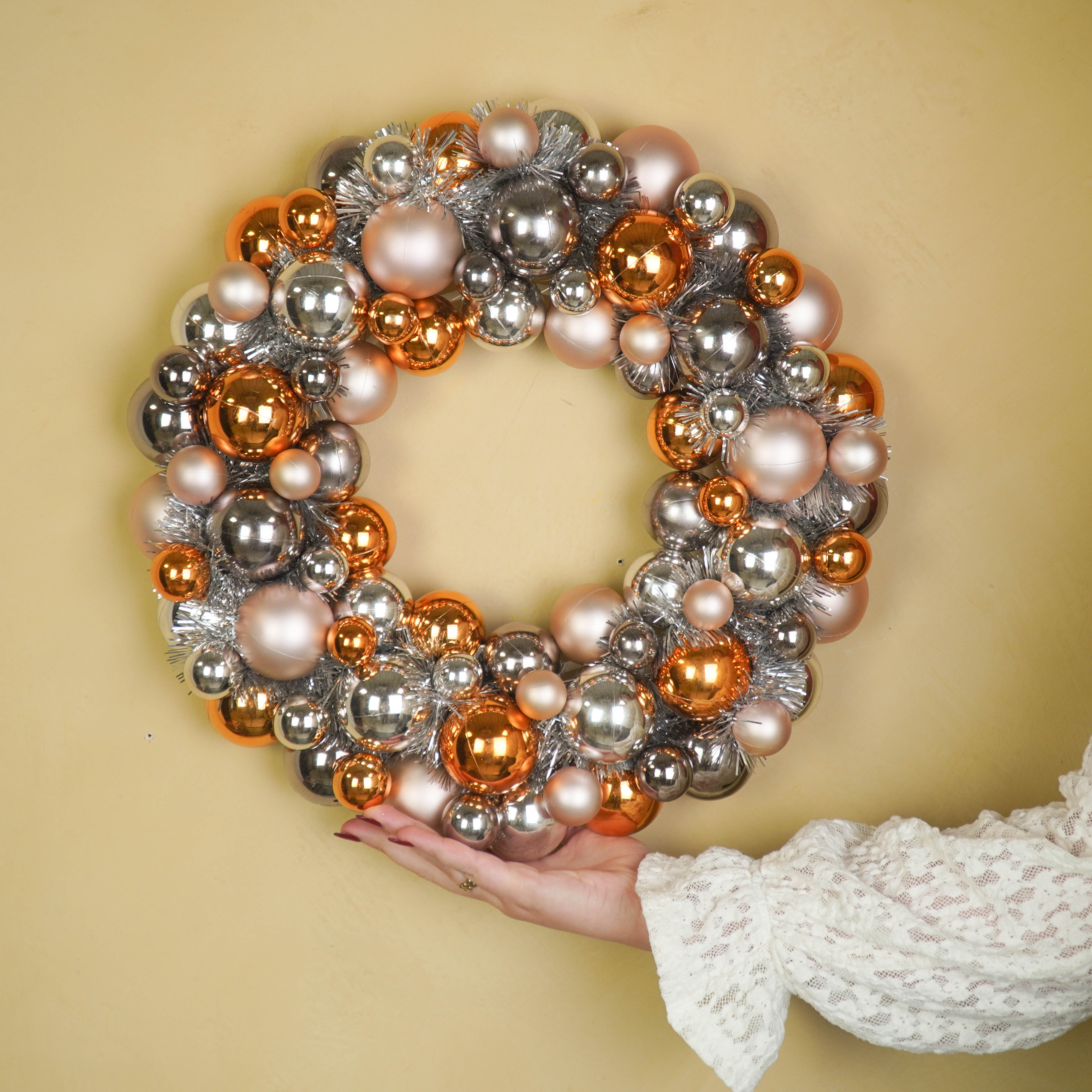 Christmas Decoration - Christmas Wreath - Christmas Baubles - Polysterene - Taupe - 34x10 cm
