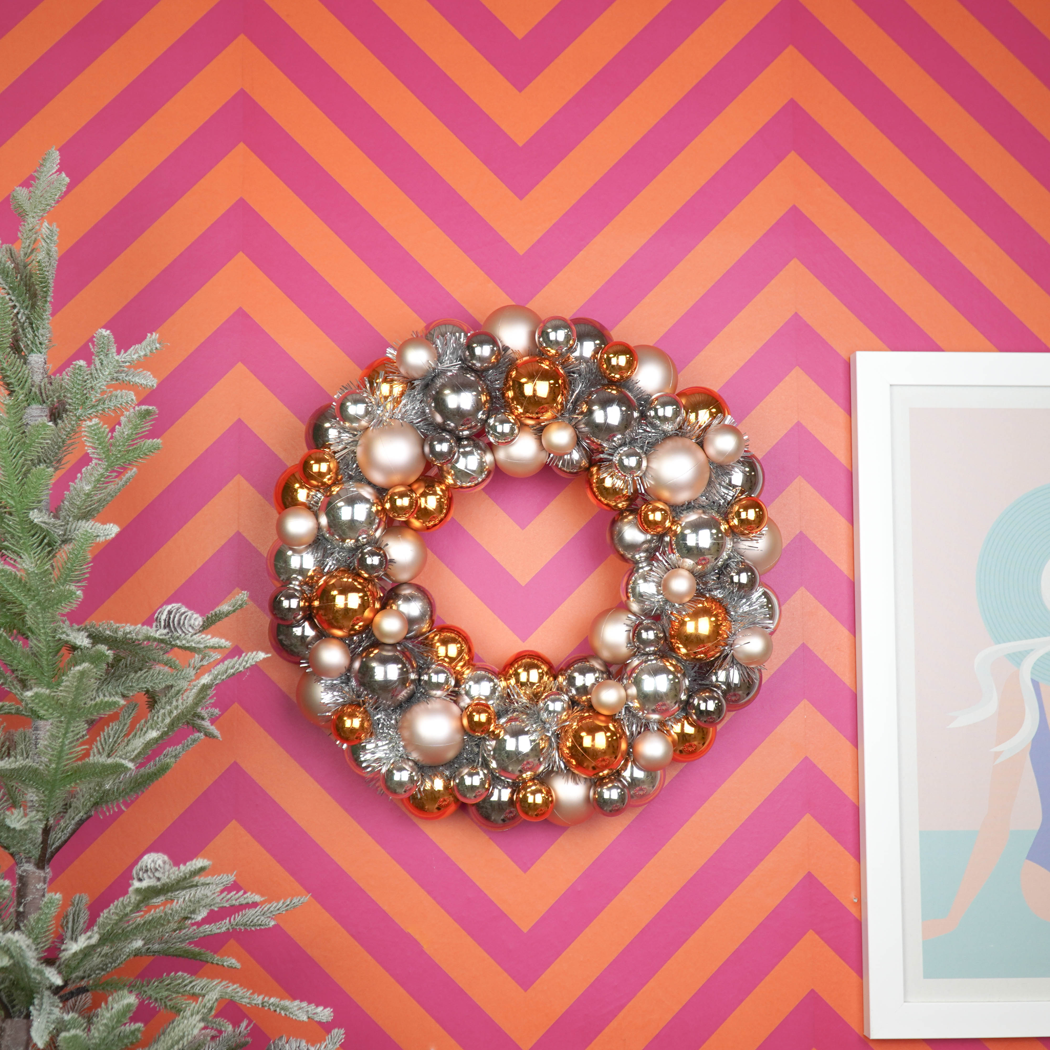 Christmas Decoration - Christmas Wreath - Christmas Baubles - Polysterene - Taupe - 34x10 cm