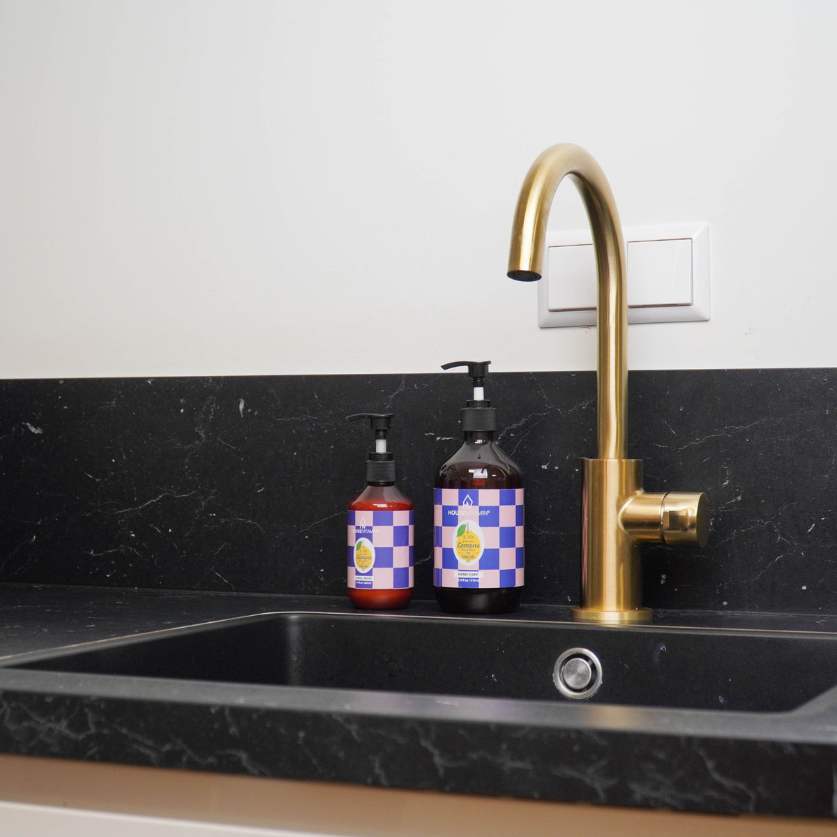 Vegan Hand Soap Dispenser - Lemon/ Bergamot/Basil - 530ml