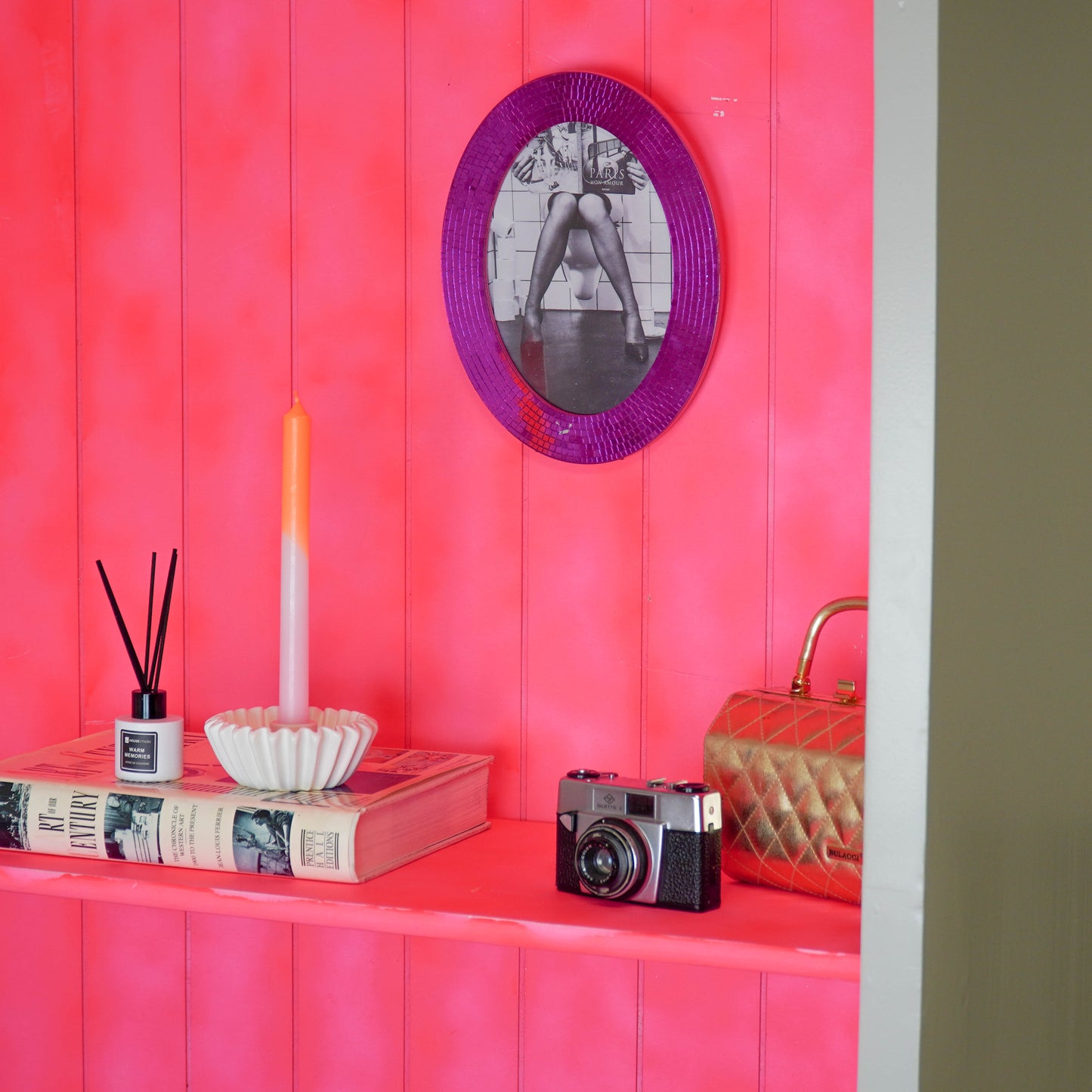 Picture Frame - Oval - Disco - Pink - 22.5x29x1.3cm