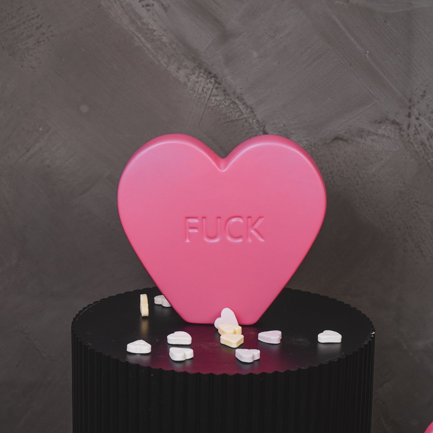 Ornament- Candy Heart 'FUCK'- Neon Pink- 13x4x11,5cm