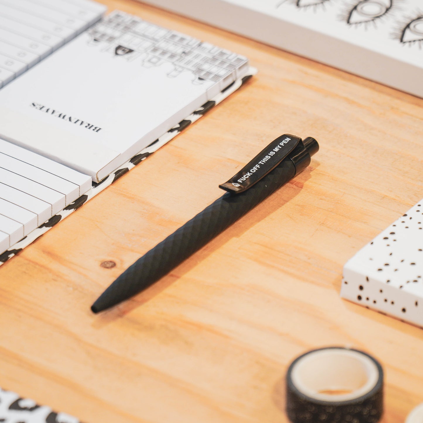 HV Set of 4 black pens - Quotes
