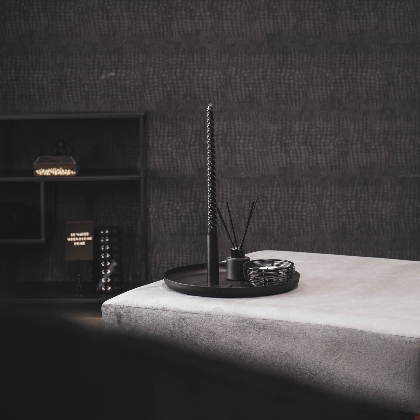 HV Twisted Candles 4 pcs - Black - 2x30cm