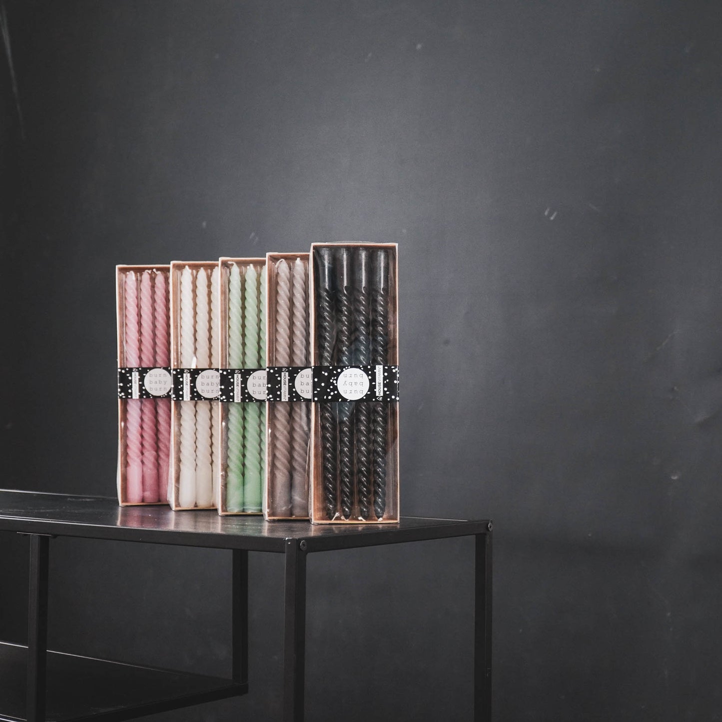 HV Twisted Candles 4 pcs - Black - 2x30cm