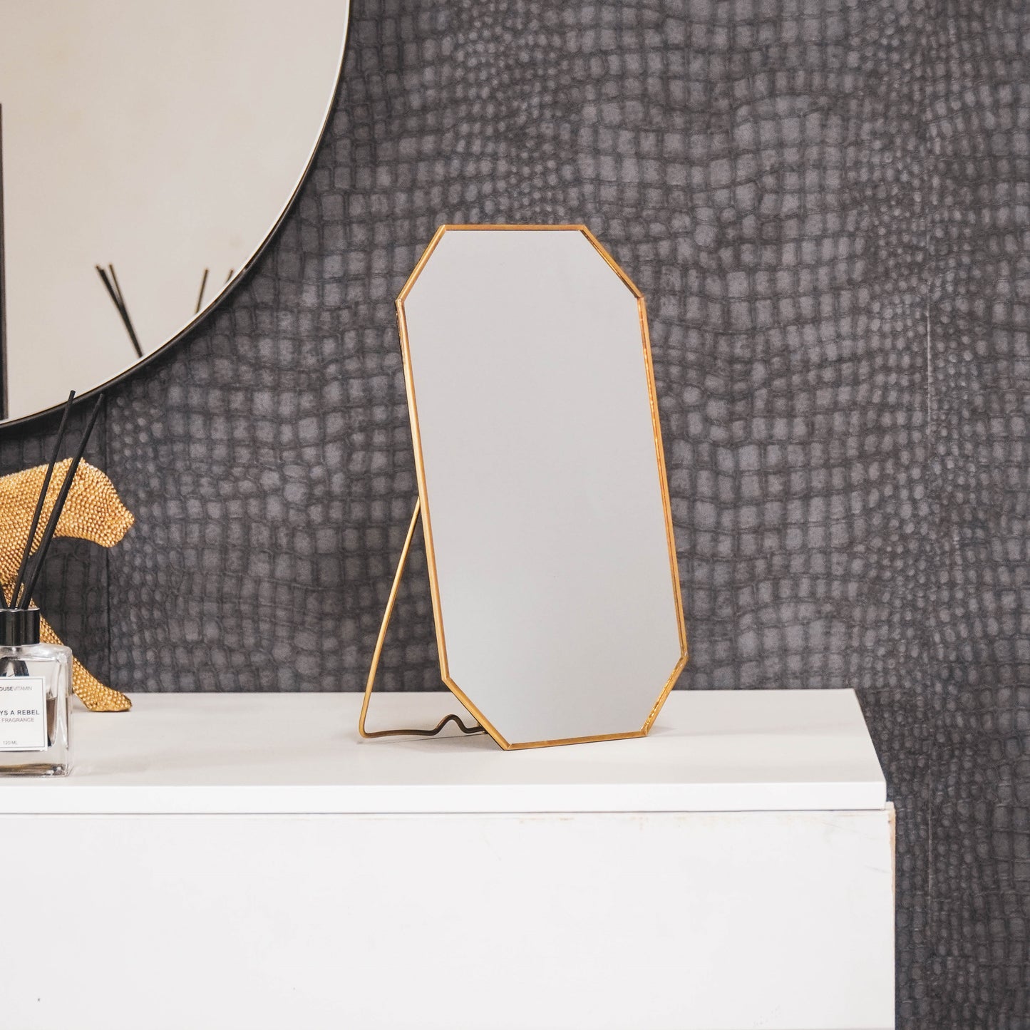 HV Octagular Mirror - Brass - 30x20x1cm