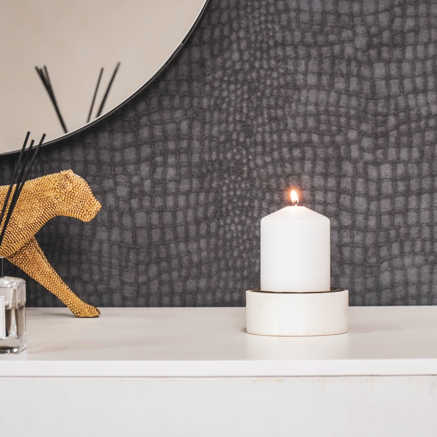 HV Marble Pillar Candleholder - White/Gold