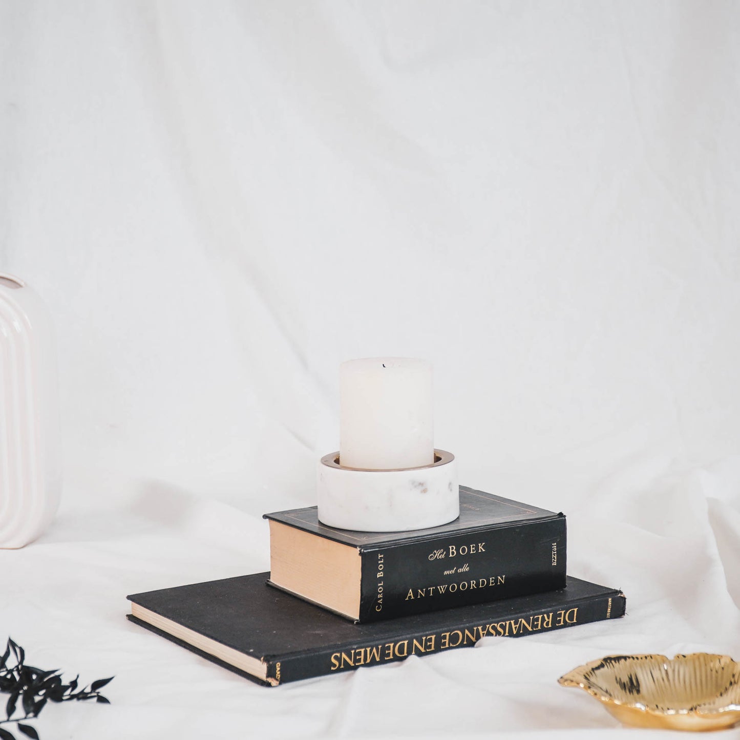HV Marble Pillar Candleholder - White/Gold