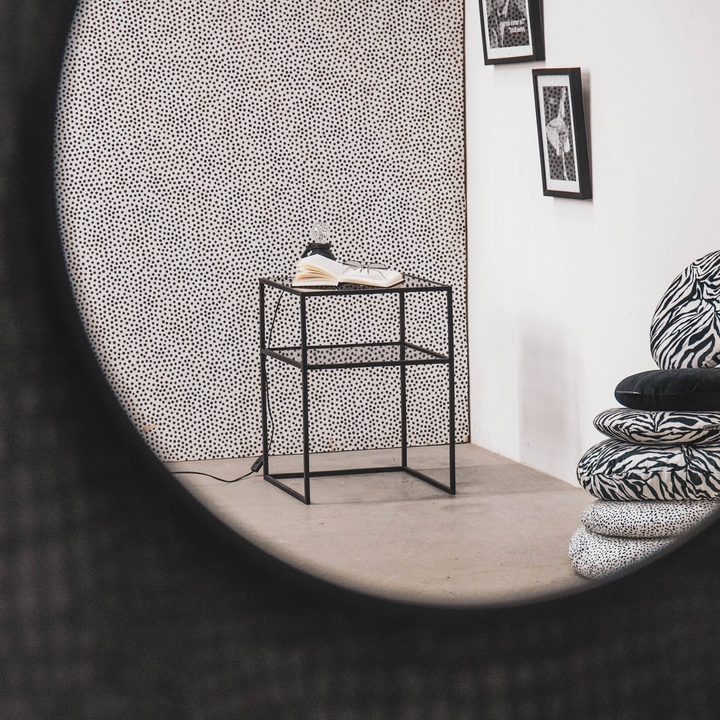 HV Sidetable - Black- 45x45x60cm