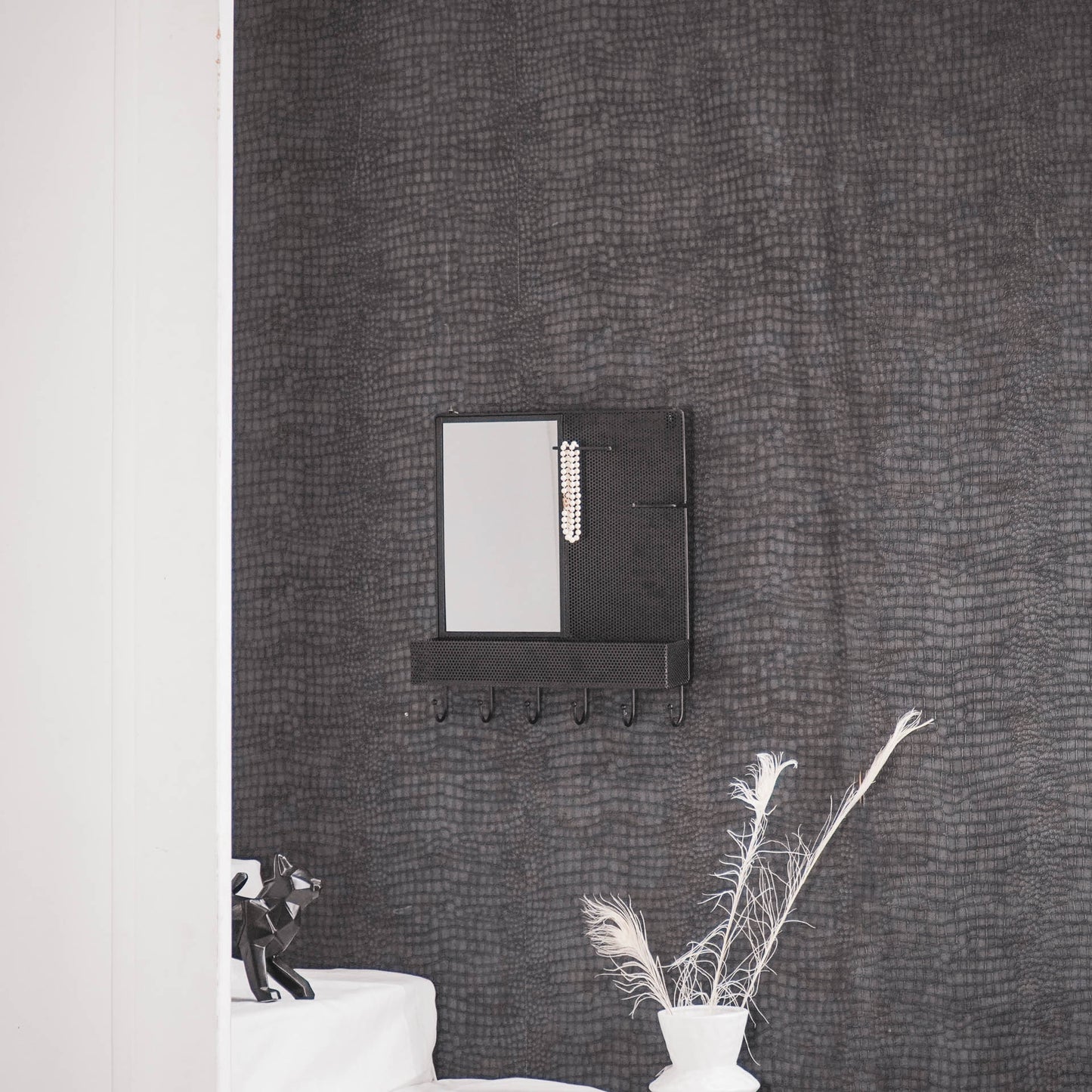 HV Black Metal Mirror - 40x10x46cm