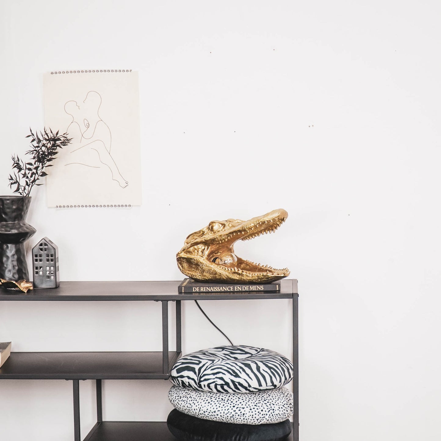HV Golden Alligator Table Lamp - 39x18x21cm