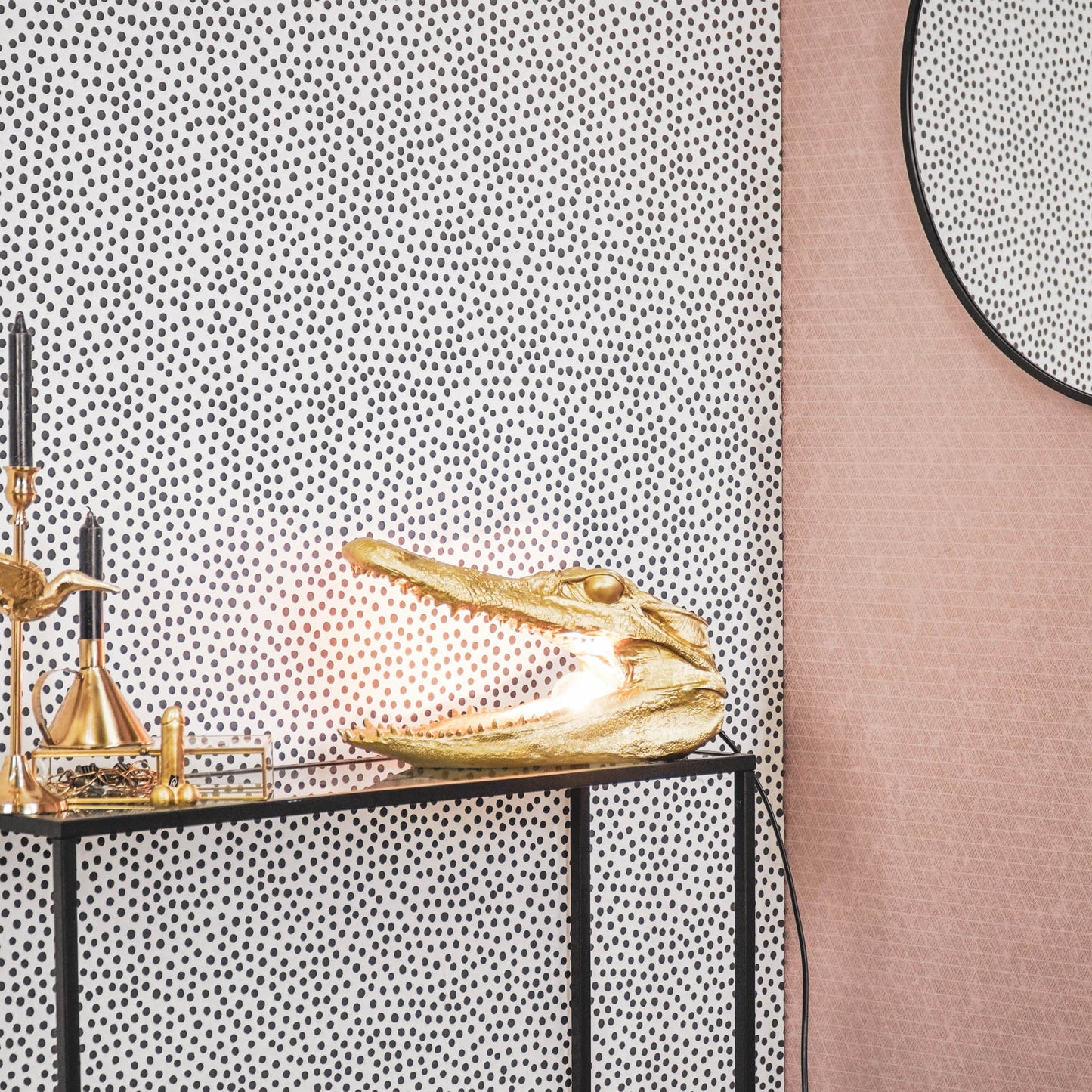 HV Golden Alligator Table Lamp - 39x18x21cm
