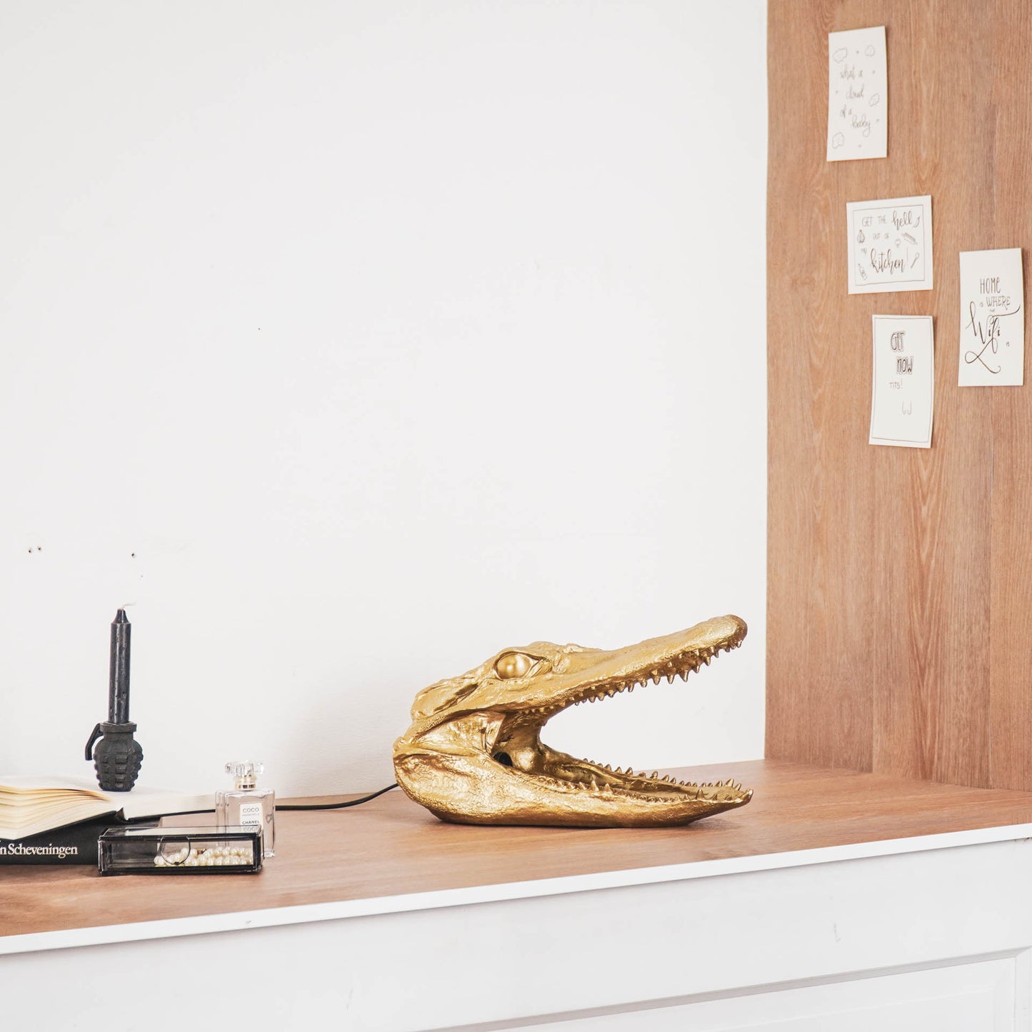 HV Golden Alligator Table Lamp - 39x18x21cm
