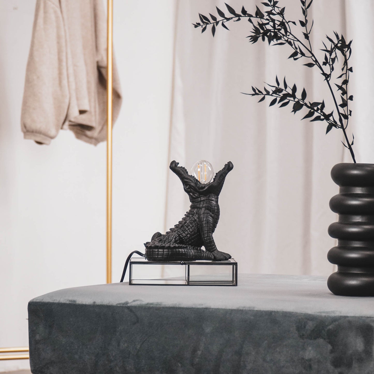 HV Crocodile Lamp- Black- 10x17x18,5 cm