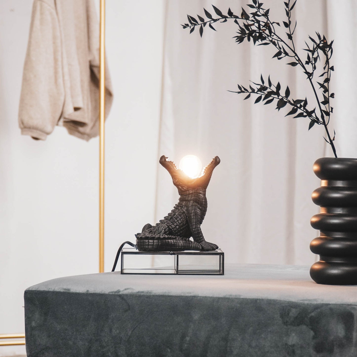 HV Crocodile Lamp- Black- 10x17x18,5 cm