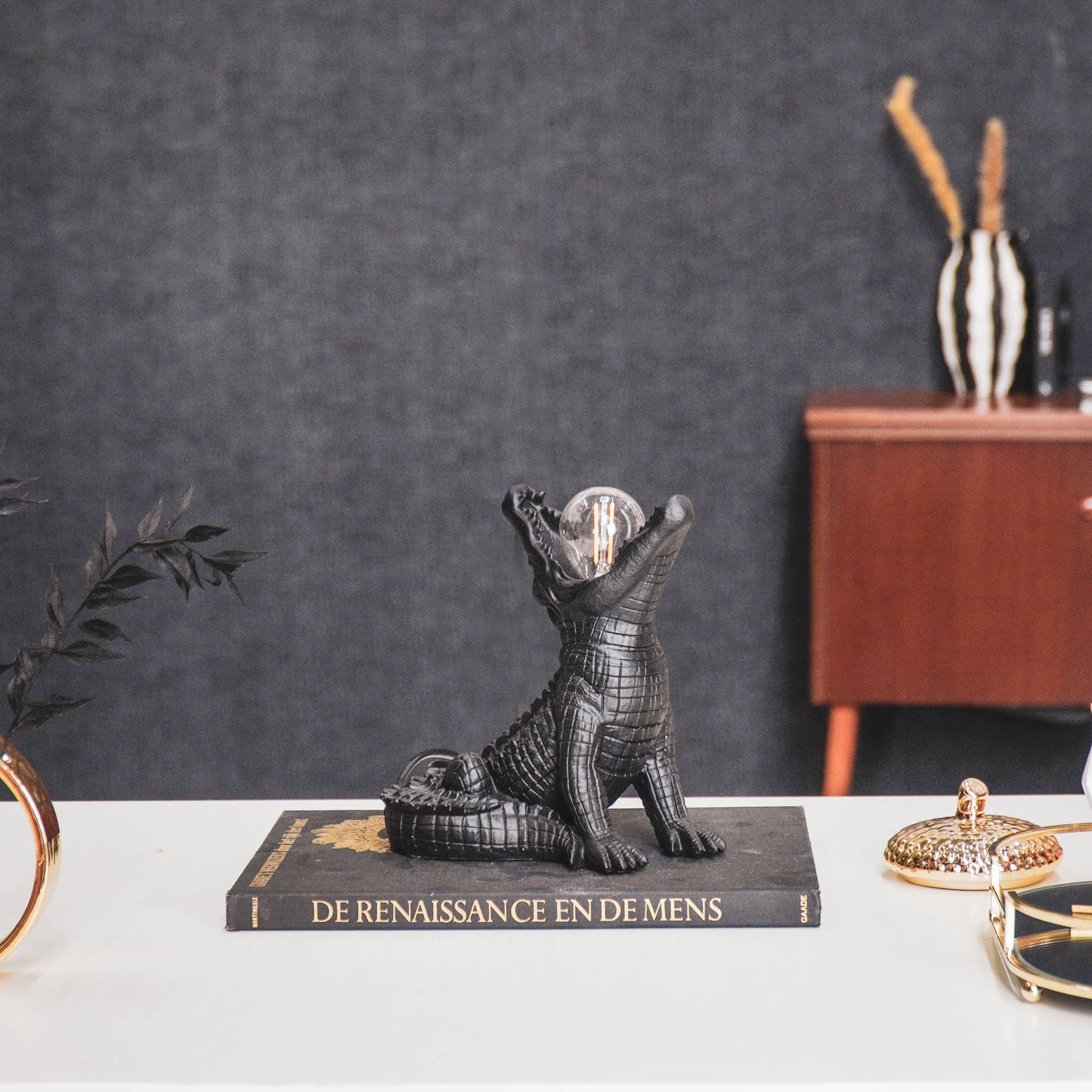 HV Crocodile Lamp- Black- 10x17x18,5 cm