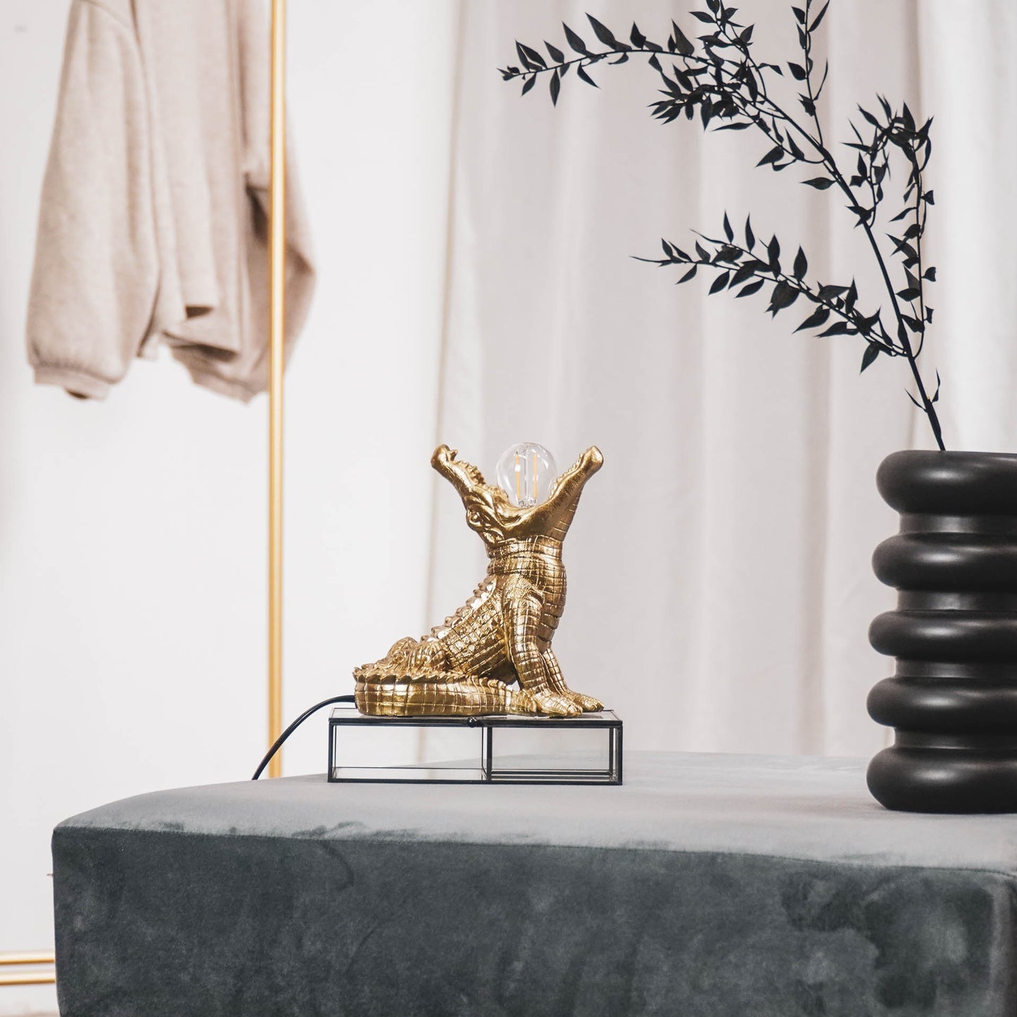 HV Crocodile Lamp- Gold-10x17x18,5 cm