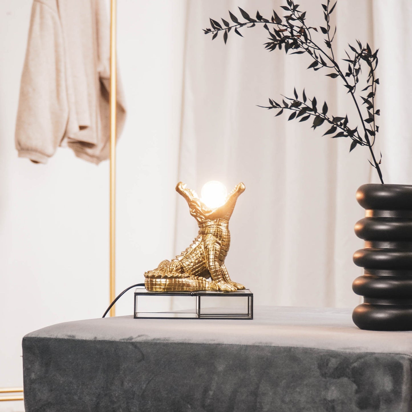 HV Crocodile Lamp- Gold-10x17x18,5 cm