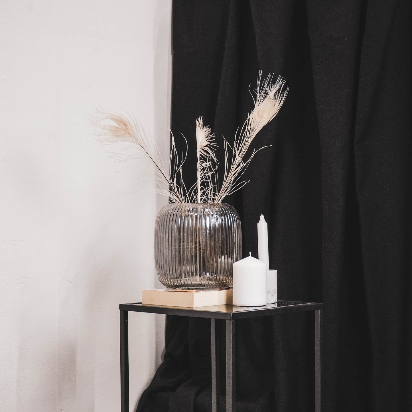 HV Ribbled Vase - Black - 18.5x18cm