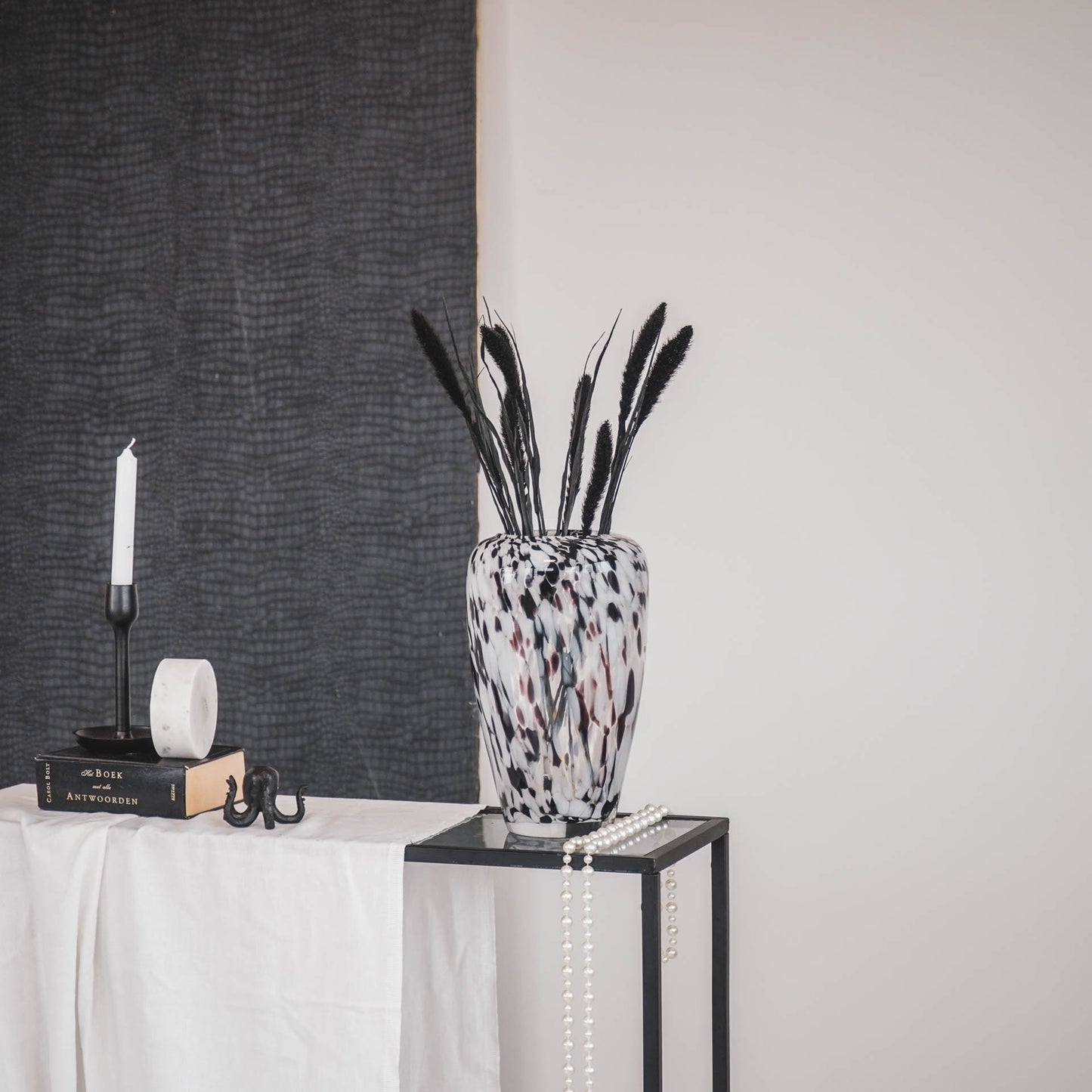 HV Large Comfort Shaped Vase - Dots - 18x30cm