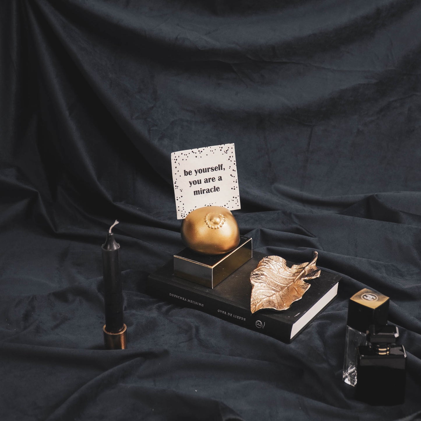 HV Your Body - Golden Breast Cardholder - 7.5x7.5x5.5cm