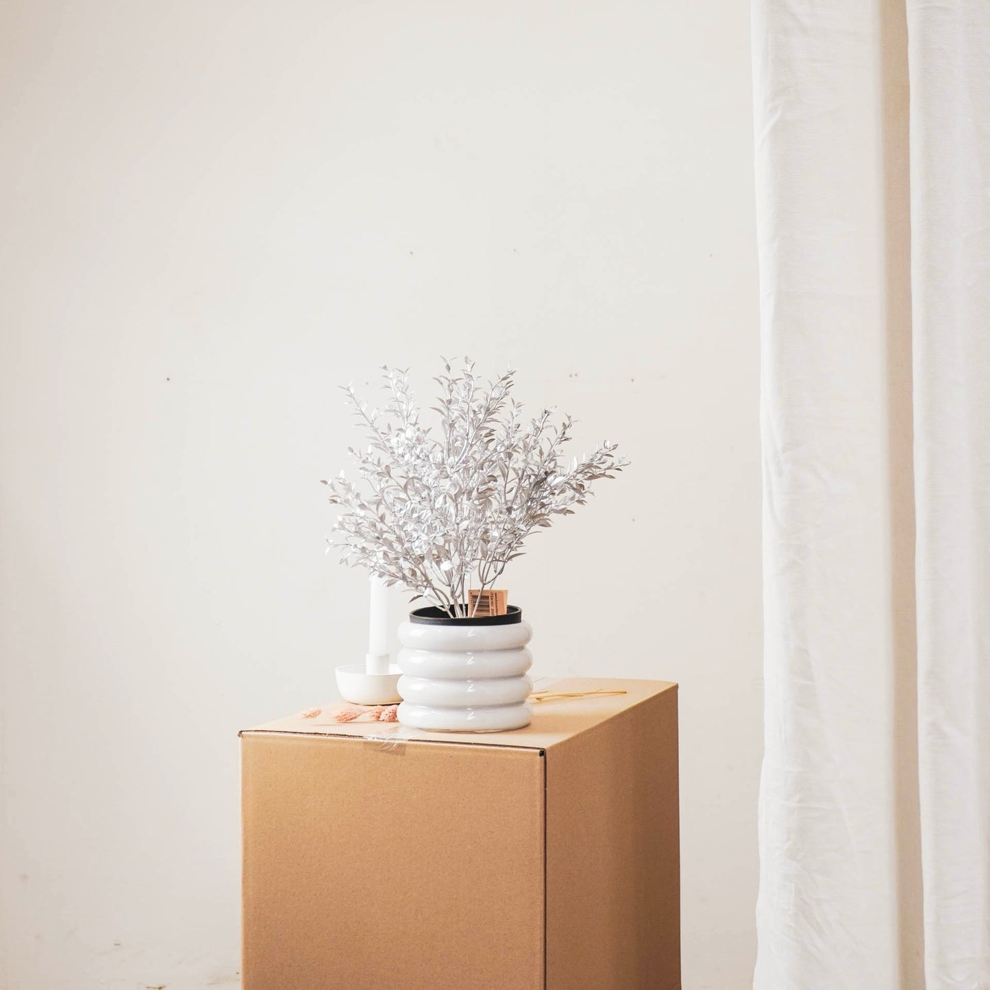 HV Silver Plant with black pot - Polysterene - 15x30x45 cm