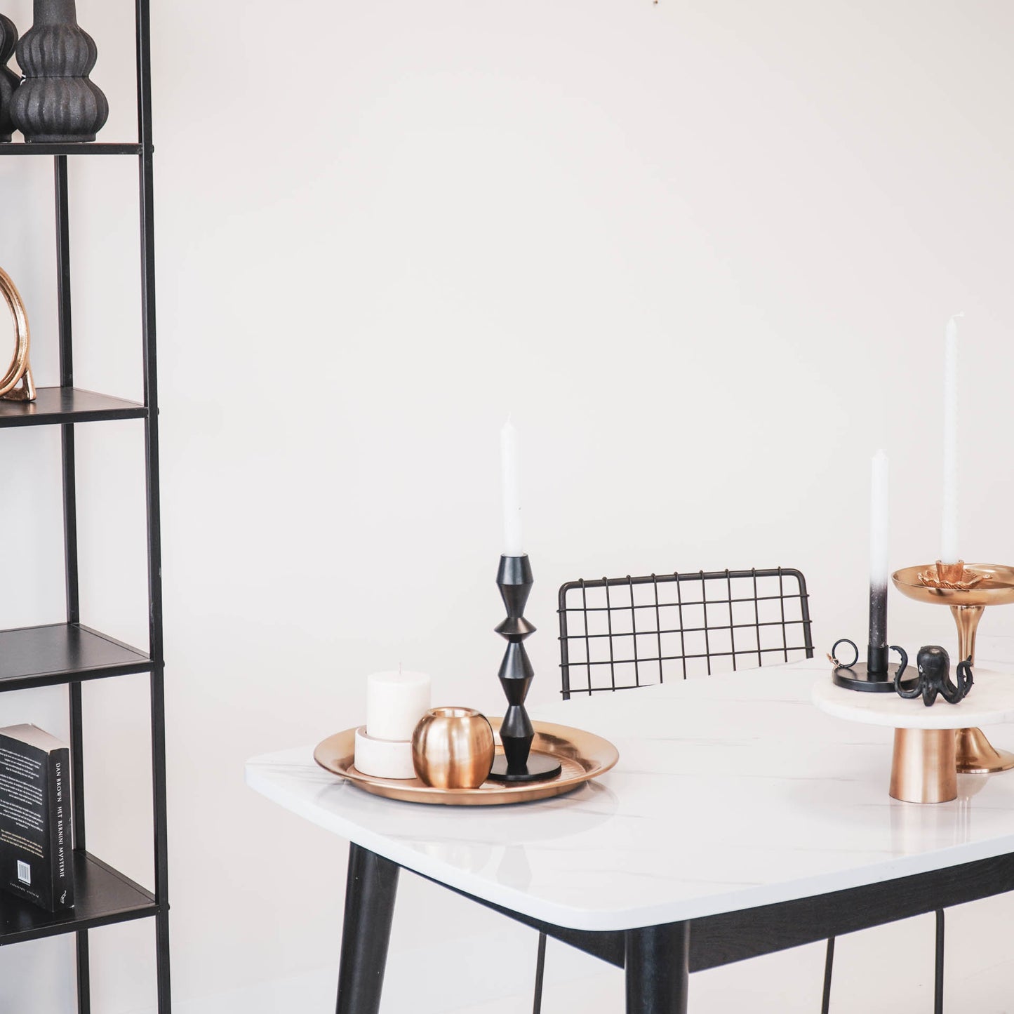 HV Geometric Candleholder -Black 10x10x26