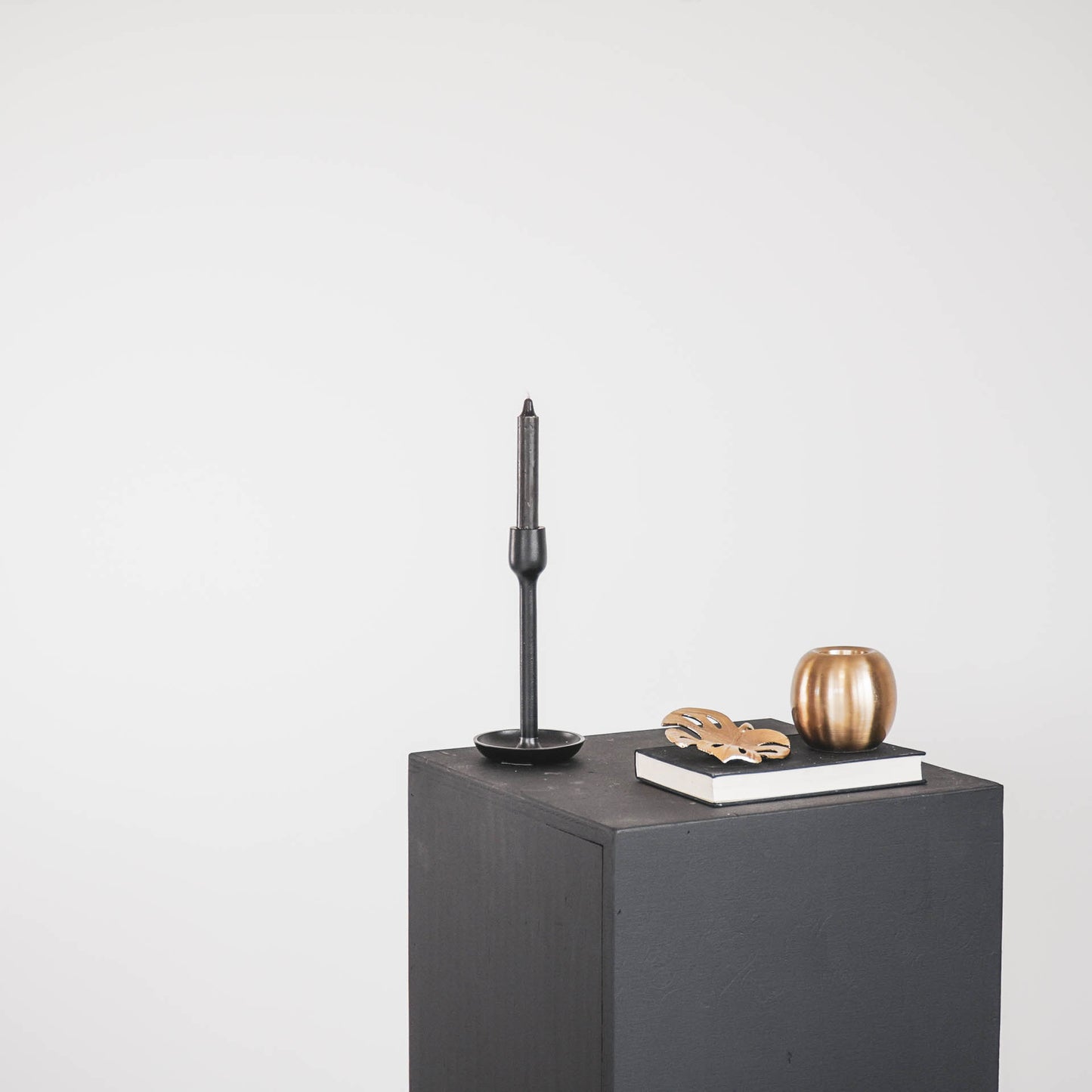 HV Basic Candleholder- Black- 10,5x10,5x25cm