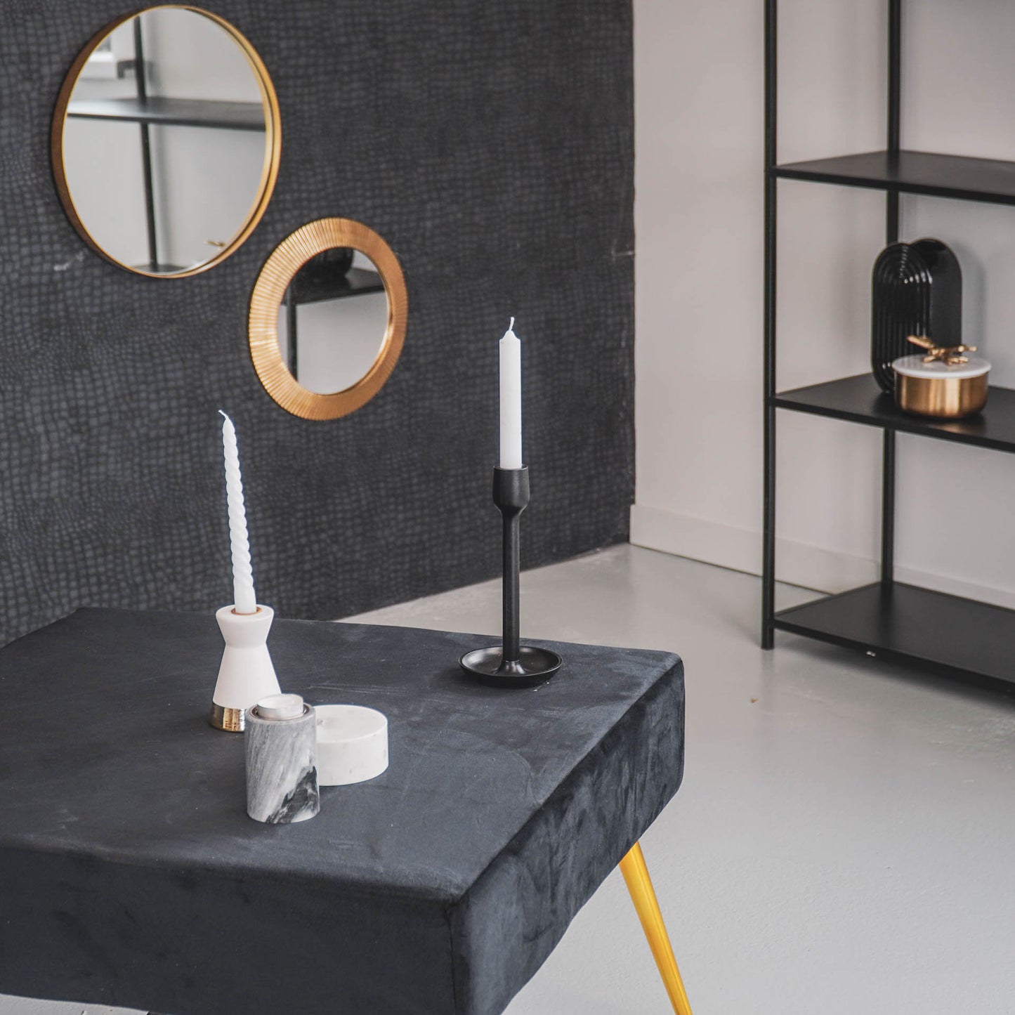 HV Basic Candleholder- Black- 10,5x10,5x25cm